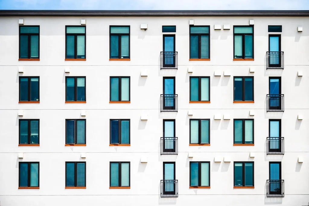 Edificio residencial contemporáneo, imagen ilustrativa de vivienda multifamiliar